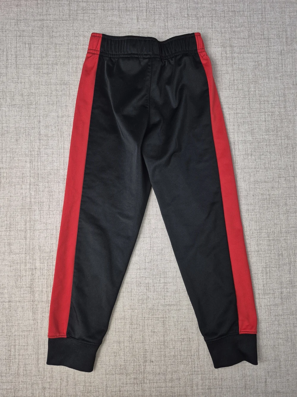 Nike Boys Black Red Tracksuit Set Size 5 4-5T - Picture 13 of 15